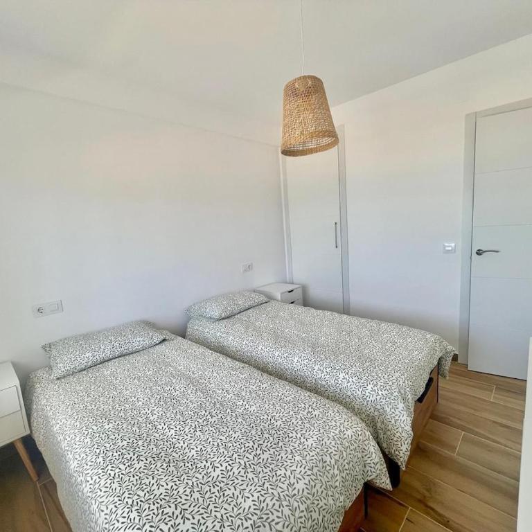 Apartamento con bonitas vistas al mar en la playa Arenal - Apartamento de 2 dormitorios - 15