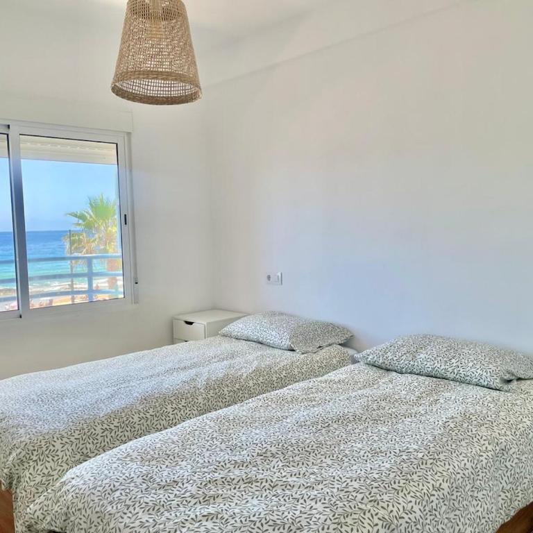 Apartamento con bonitas vistas al mar en la playa Arenal - Apartamento de 2 dormitorios - 18