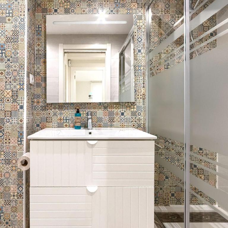 Lujoso piso en Casco Viejo. Bilbao. Free wifi. - Two-Bedroom Apartment - 4