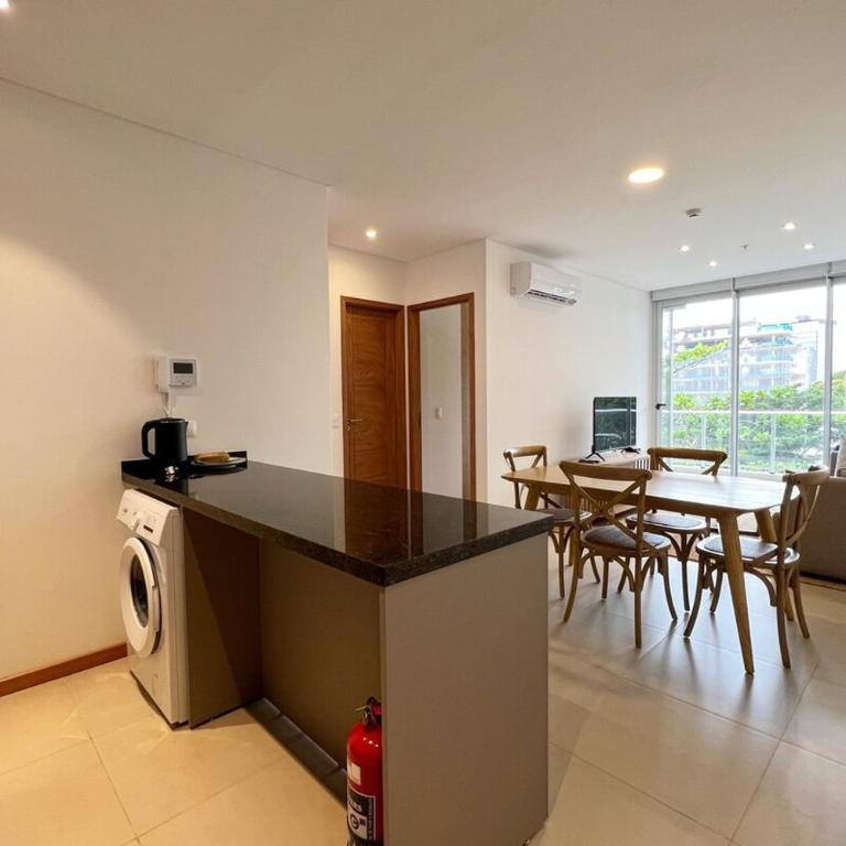 202 Emerald! a pasos del Shopping del Sol - Two-Bedroom Apartment - 2
