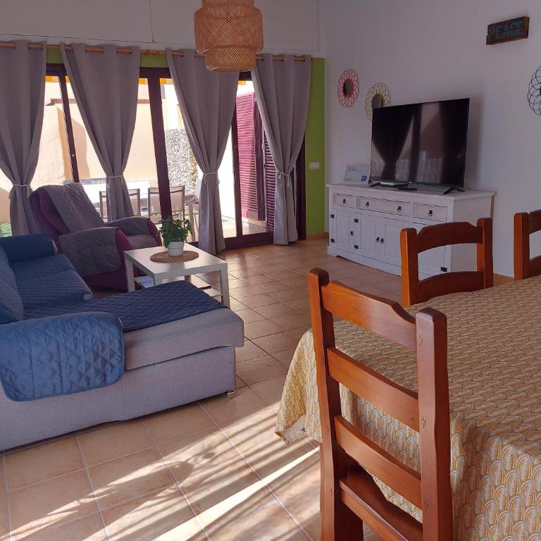 villa Mimosa - Three-Bedroom House - 25