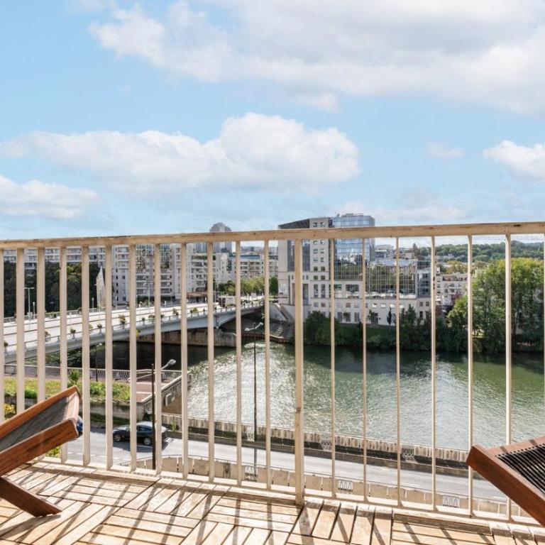 APPARTEMENT avec vue sur la Seine 10' en voiture de Paris et de la Tour Eiffel - Apartment mit 2 Schlafzimmern - 1