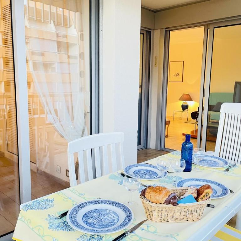 Appartement -piscine- proche bord de mer et centre - One-Bedroom Apartment - 27