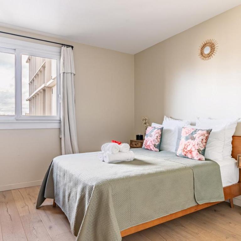 APPARTEMENT avec vue sur la Seine 10' en voiture de Paris et de la Tour Eiffel - Apartment mit 2 Schlafzimmern - 10