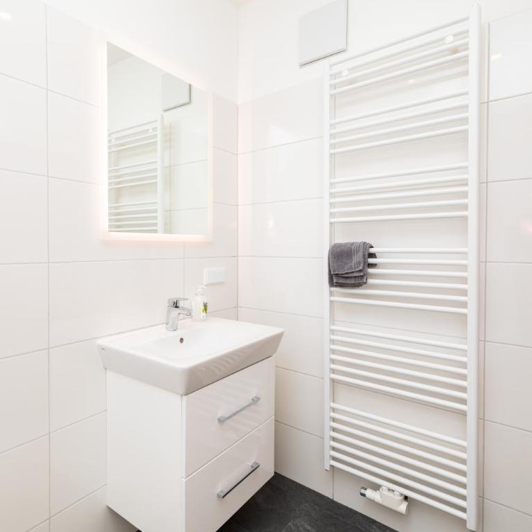 Modernes Apartment in der Innenstadt - Apartment 34 with 2 double beds - 11