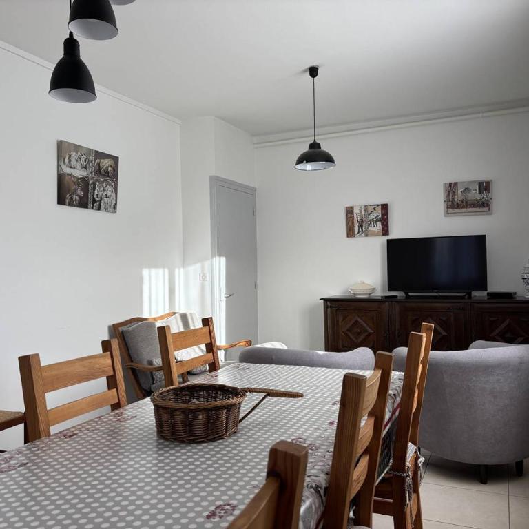 Maison confortable à Villard-de-Lans - 8 couchages, WiFi, parking gratuit, proche des pistes et du centre. - FR-1-548-5 - Casa Vacanze (8 Adulti) - 2
