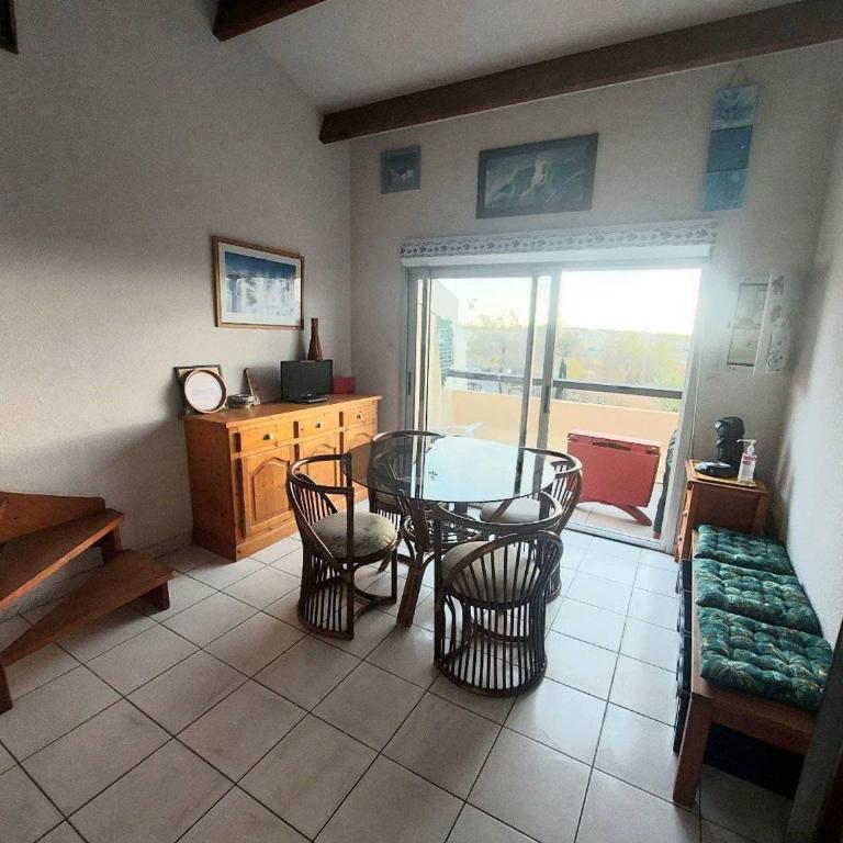 Appartement 2 pièces mezzanine climatisé avec piscine et parking privé à Marseillan - FR-1-326-789 - Appartement - 3