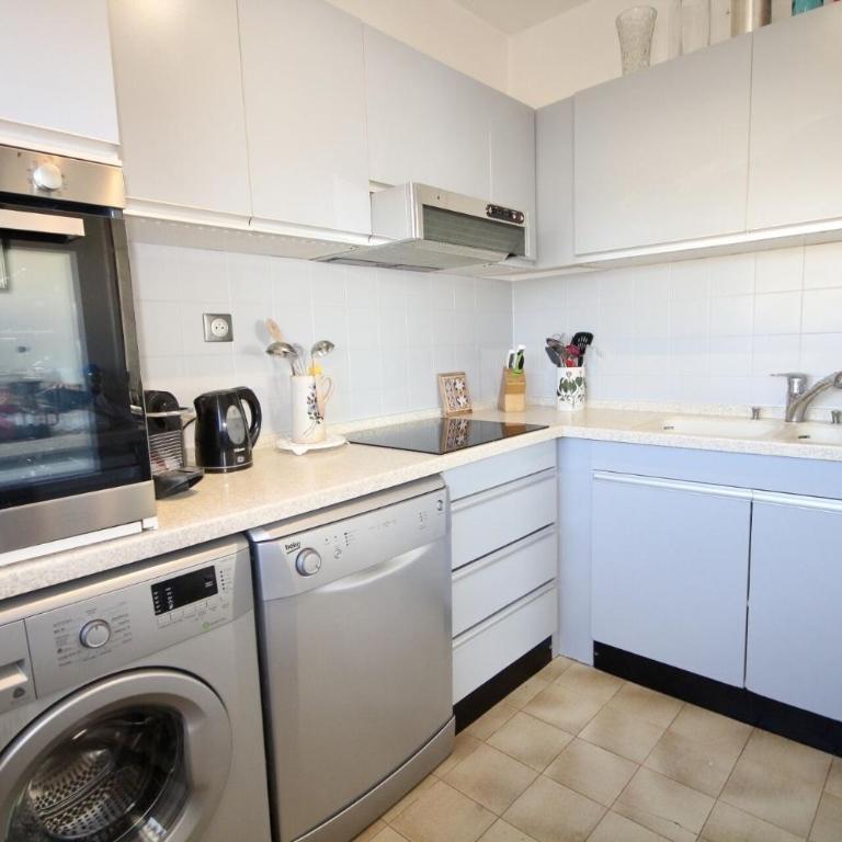 The Penthouse - Three-Bedroom Apartment - 16