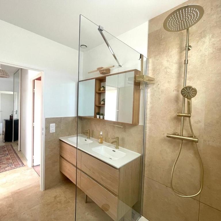 The Penthouse - Three-Bedroom Apartment - 11