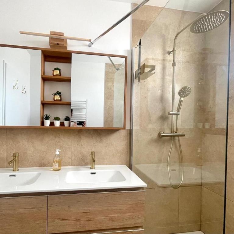 The Penthouse - Three-Bedroom Apartment - 10