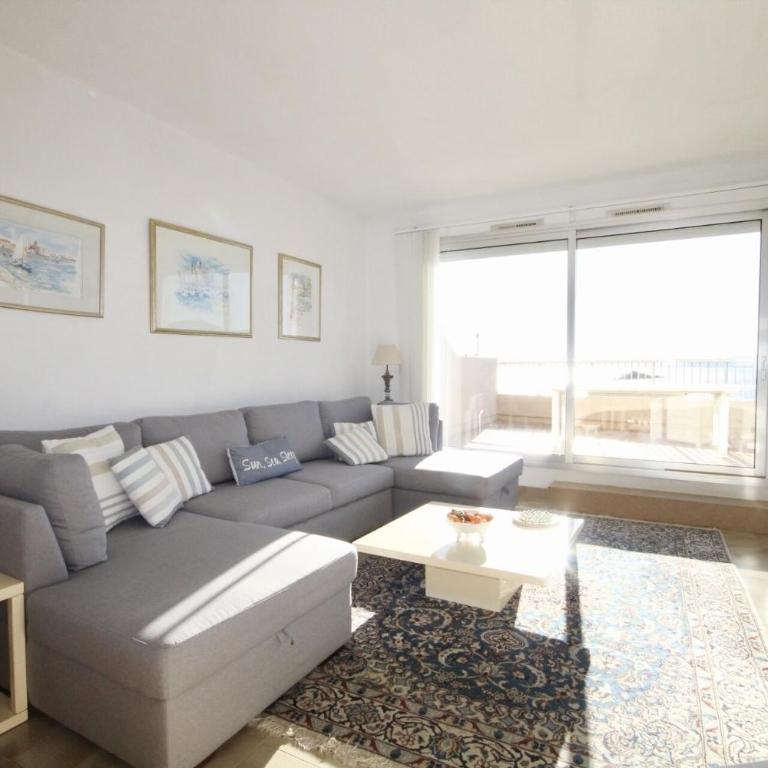 The Penthouse - Three-Bedroom Apartment - 14