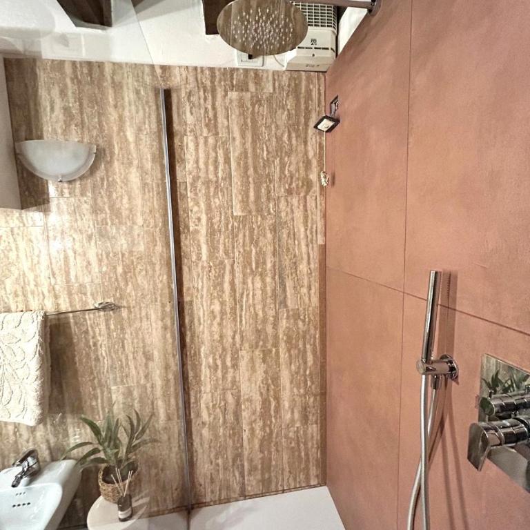 Casa Savoia 31 Charme in Palazzo del '700 a lago - Appartamento con 2 Camere da Letto - 23