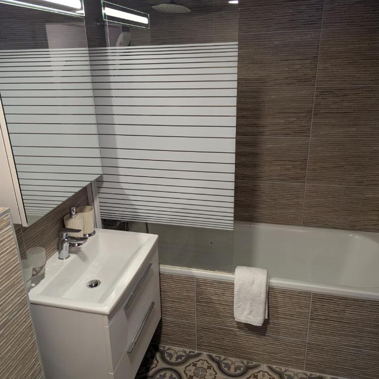 Hotel Schützen Lauterbrunnen - Dreibettzimmer - 4