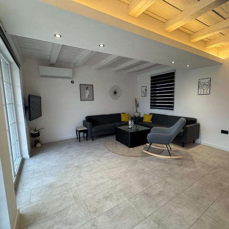 Village Pool Villa Silentium - Three-Bedroom Villa - 9