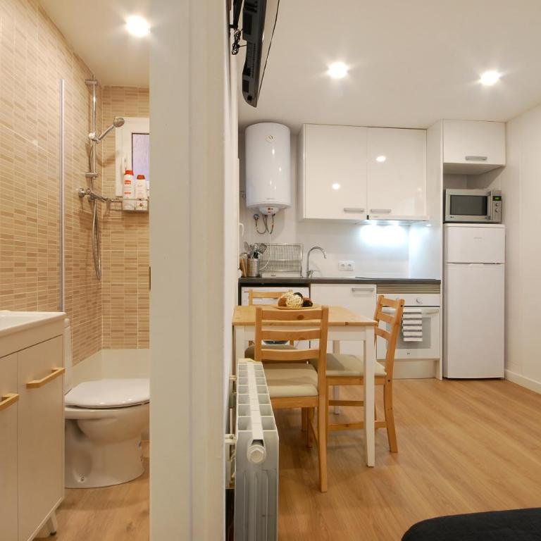 Lovely and cozy apartments near Barcelona - Lovely Two-Bedroom Apartment - 6