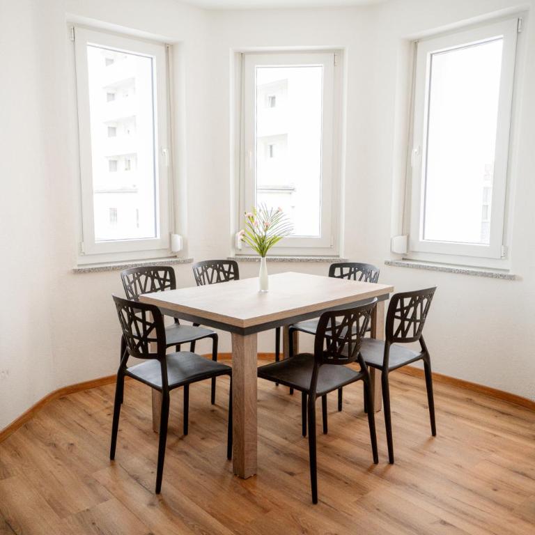 Boardinghouse Victory - Apartment mit 3 Schlafzimmern und Küchenzeile - 10