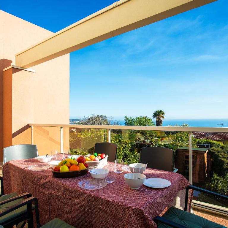 LE JARDIN BLEU AP4388 By Riviera Holiday Homes - Appartement - 1