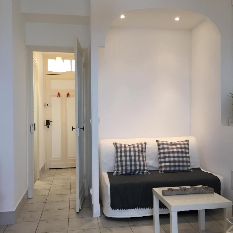 Amazing View Port Golfe-Juan and Garage - Studio - Vue sur Mer - 15