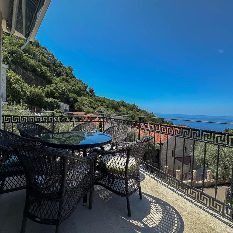 Olive Residence Rezevici - Apartman sa 3 Spavaće Sobe i Pogledom na More - 1