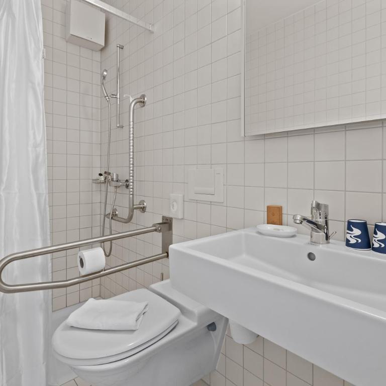 Hôtel de la Poste Sierre - Dreibettzimmer - barrierefrei - 8