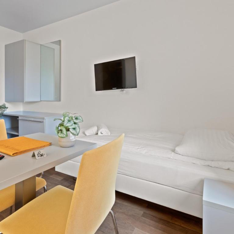 Hôtel de la Poste Sierre - Dreibettzimmer - barrierefrei - 6