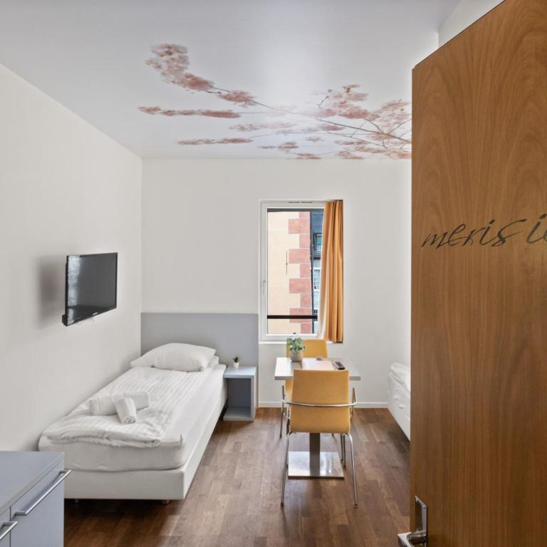 Hôtel de la Poste Sierre - Dreibettzimmer - barrierefrei - 2