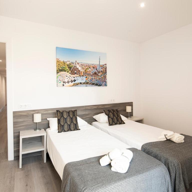 AB Margarit Apartments - Three-Bedroom Apartment with Balcony - 10