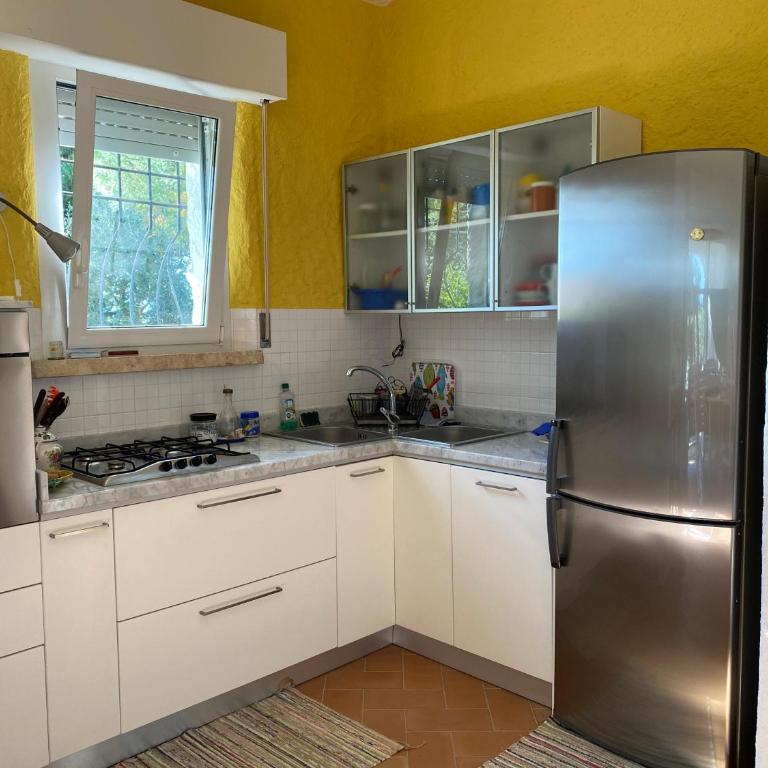Villa trilocale CON SPIAGGIA E PISCINA incluse - Taunus Vacanze Villa Primule - Casa con 2 Camere da Letto - 2