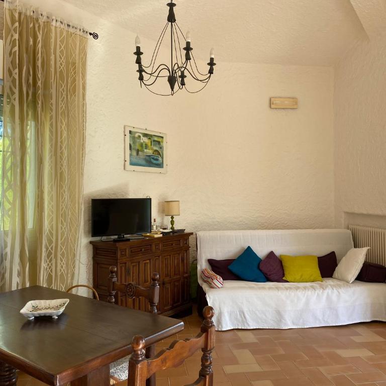 Villa trilocale CON SPIAGGIA E PISCINA incluse - Taunus Vacanze Villa Primule - Casa con 2 Camere da Letto - 6