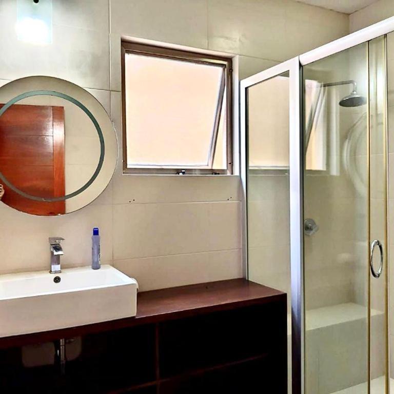 Ubicacion privilegiada con encanto y vibra local - Casa de 4 dormitorios - 14