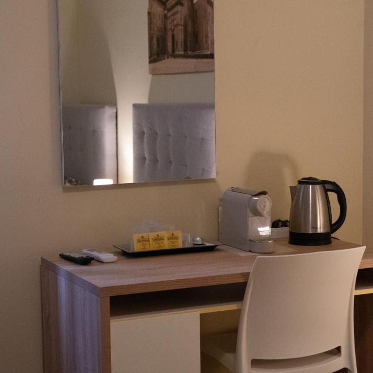 CameraCafè - Triple Room with Shared Bathroom - 7