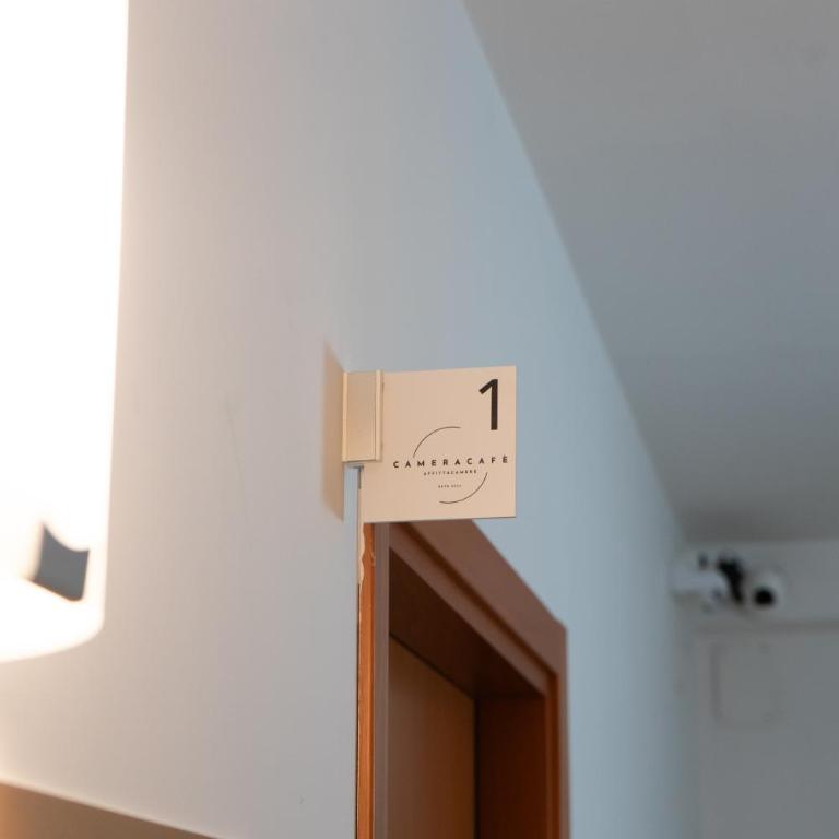 CameraCafè - Double Room with Shared Bathroom - 4