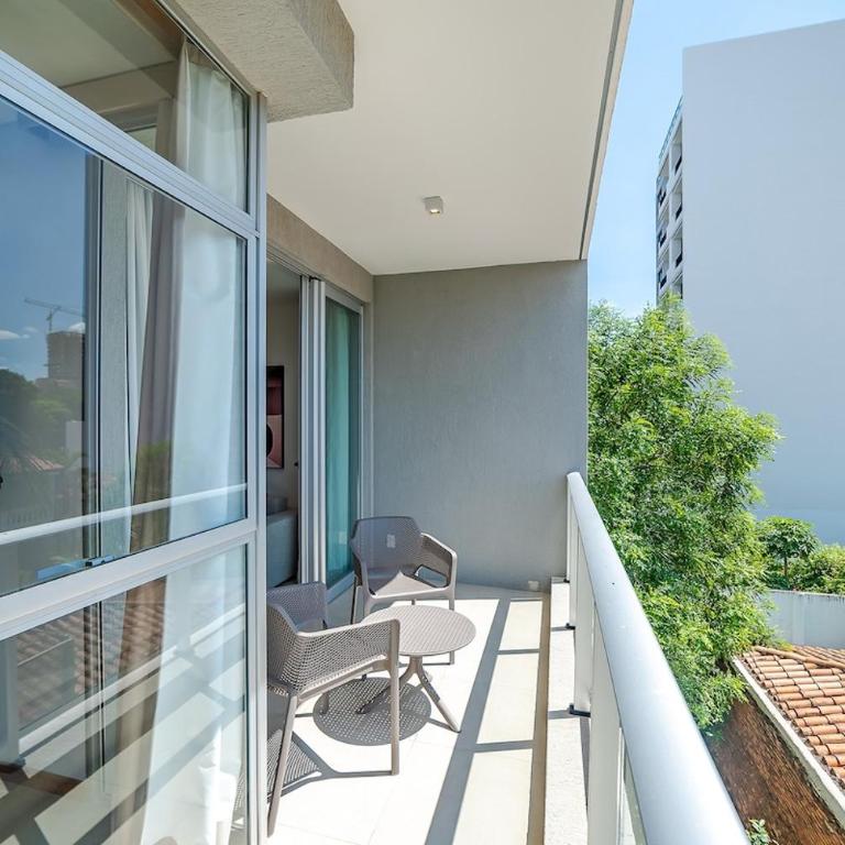 206 Emerald! Boutique Building - Walk to the Shopping del Sol! - One-Bedroom Apartment - 5