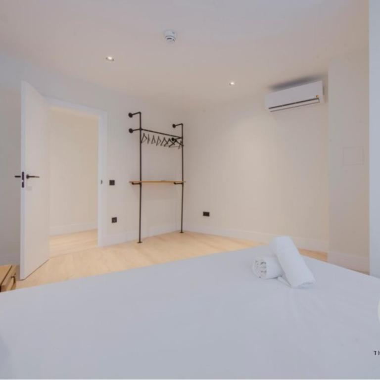 Malasaña Escapada para 6 , descubre San Bernardo 20 E3 - Apartamento de 2 dormitorios - 21