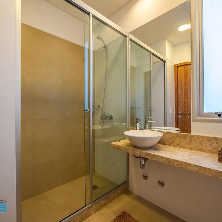302 Emerald! Brand new and steps from the Shopping del Sol! - Two-Bedroom Apartment - 14