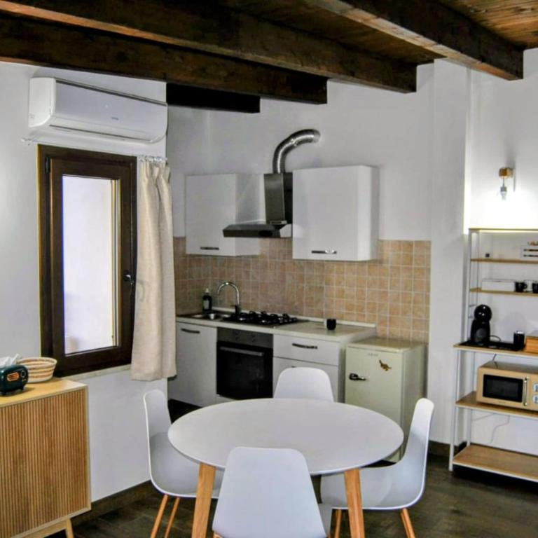 Cecilia's House Cagliari Centro - Appartamento Deluxe con 1 Camera da Letto e Vista Città - 25