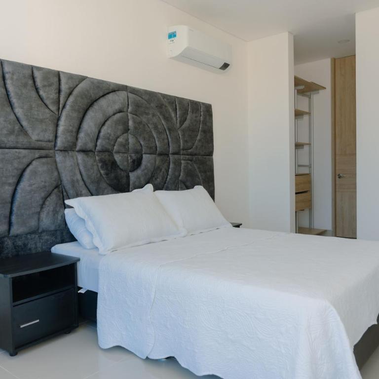 Apartamentos Luxury Frente al Mar - AR Rentals - Apartamento de 1 dormitorio con balcón y vistas a la montaña - 9