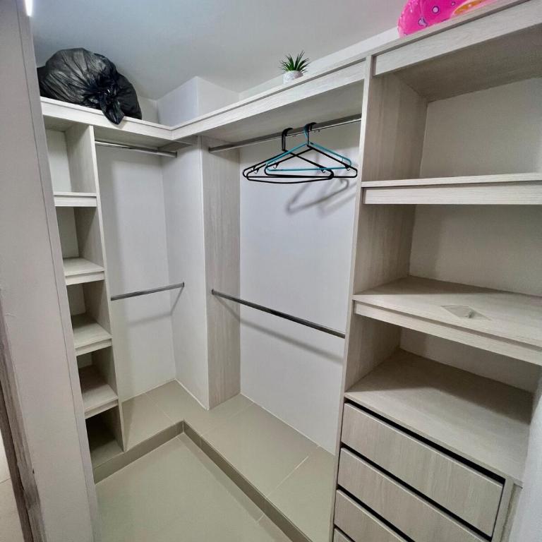Nuevo apartamento de lujo con balcón wifi AC piscina - Apartamento de 3 dormitorios - 14