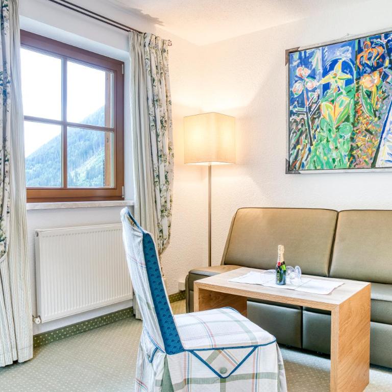Hotel Edelweiß-Schlössl - Comfort Doppel- oder Standard Vierbettzimmer - 5