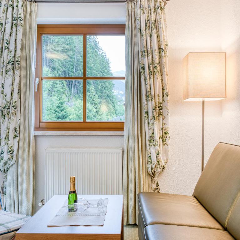 Hotel Edelweiß-Schlössl - Comfort Doppel- oder Standard Vierbettzimmer - 3