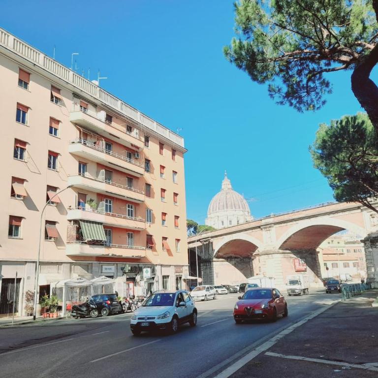 VATICAN GUEST HOUSE ROOMS in Rome - Camera Matrimoniale con Balcone - 13