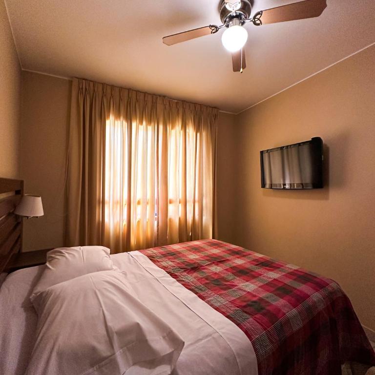 Apart-Hotel El Cañaveral - Family Room with Balcony - 4