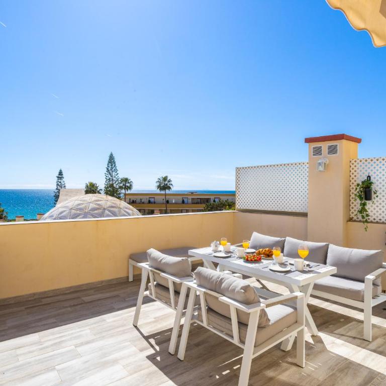 Romana Playa studio - beachfront complex Elviria - Studio Apartment with Sea View - 2