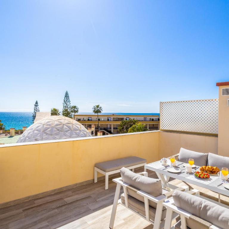 Romana Playa studio - beachfront complex Elviria - Studio Apartment with Sea View - 9