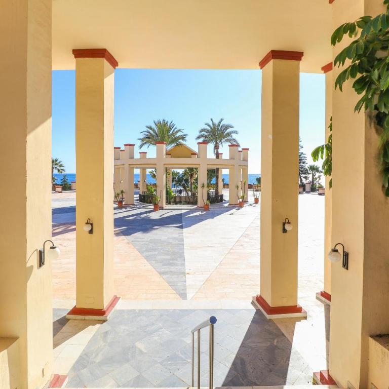 Romana Playa studio - beachfront complex Elviria - Studio Apartment with Sea View - 21