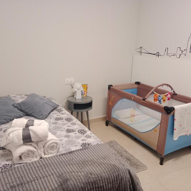 Piso con piscina y parking - Apartamento de 2 dormitorios - 10