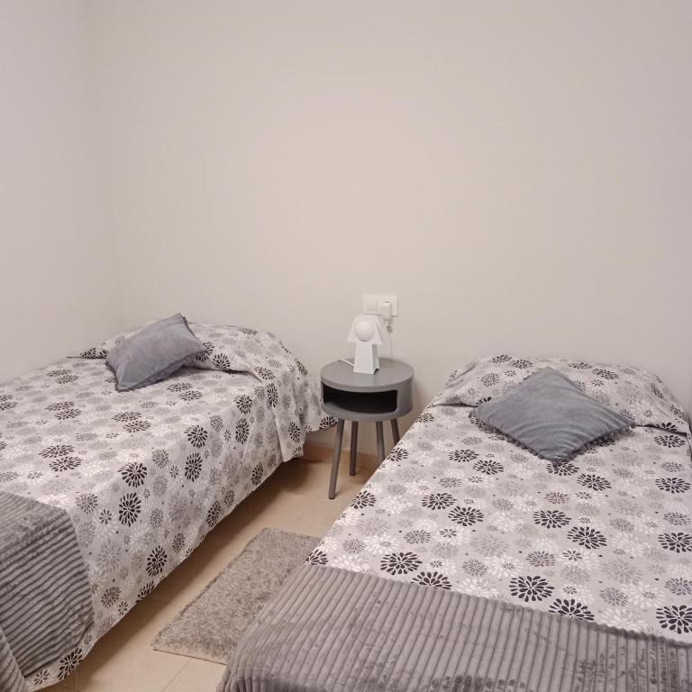 Piso con piscina y parking - Apartamento de 2 dormitorios - 11
