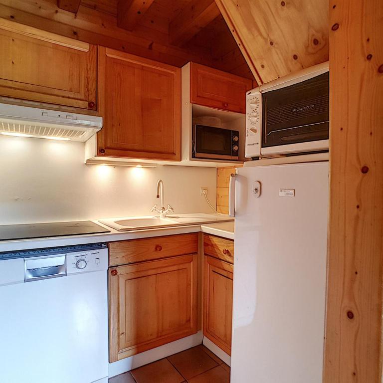 La Clusaz: Demi-chalet cosy 6 pers, cheminée, terrasse, wifi, animaux admis - FR-1-818-27 - Appartamento - 3