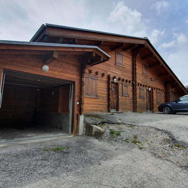 La Clusaz: Demi-chalet cosy 6 pers, cheminée, terrasse, wifi, animaux admis - FR-1-818-27 - Appartamento - 11