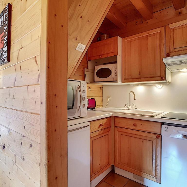Demi-chalet confortable à La Clusaz - 6 pers, cheminée, wifi, animaux admis - FR-1-818-71 - Apartamento - 4